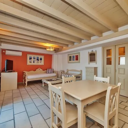 Chroma * Oia (Santorini)