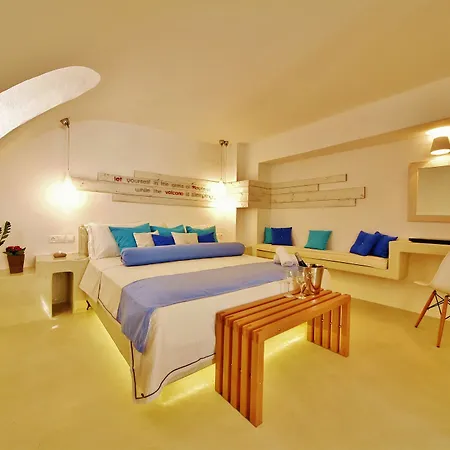 Chroma * Oia (Santorini)